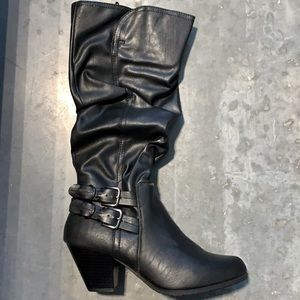 Jaclyn Smith Collection Exton Black Boot- Size 8